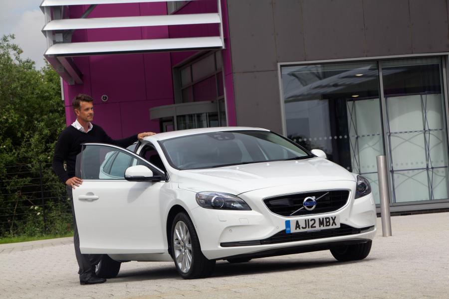  Volvo V40 2012 года  (фото 33 из 183)